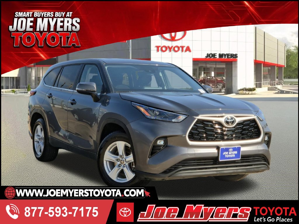 Used 2025 Toyota Highlander LE SUV