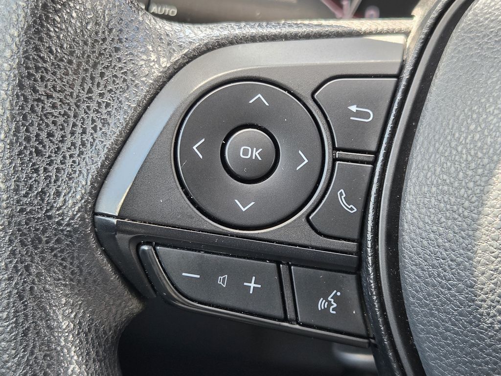 Used 2025 Silver Sky Metallic Toyota XLE image 24