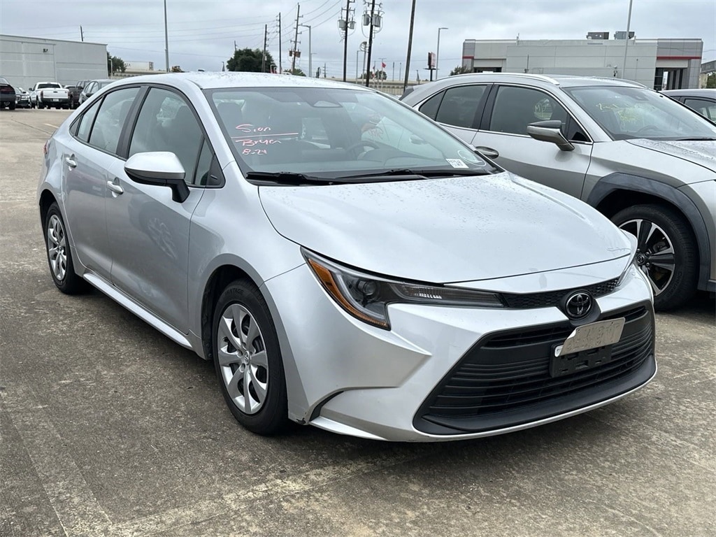 Used 2023 Toyota Corolla LE with VIN 5YFB4MDE8PP040725 for sale in Houston, TX