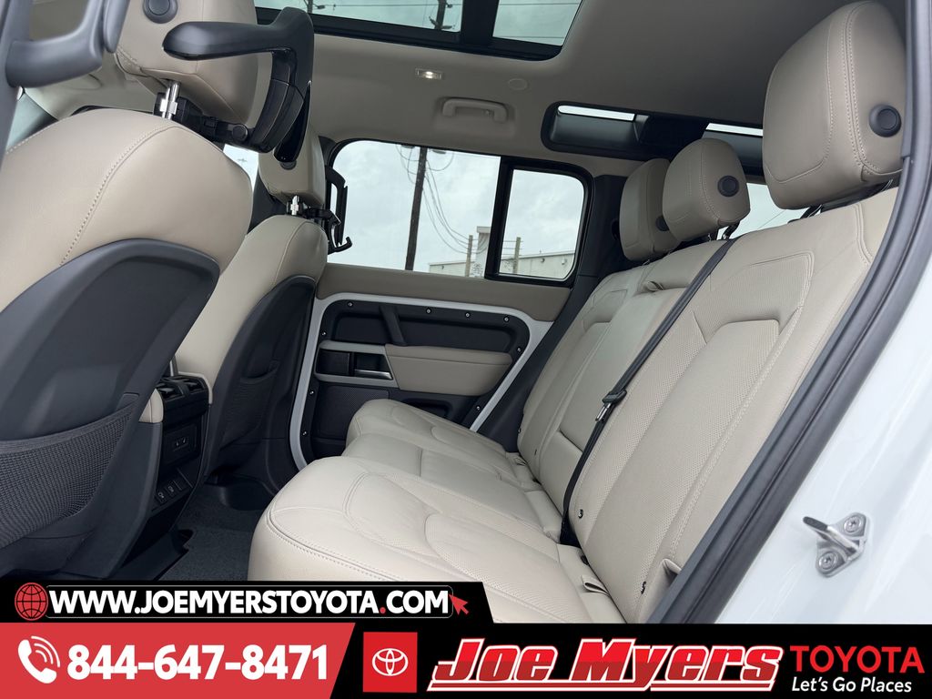 Used 2024 Fuji White Land Rover S image 29