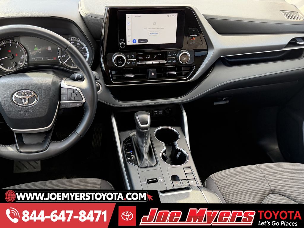 Used 2025 Celestial Silver Metallic Toyota LE image 17