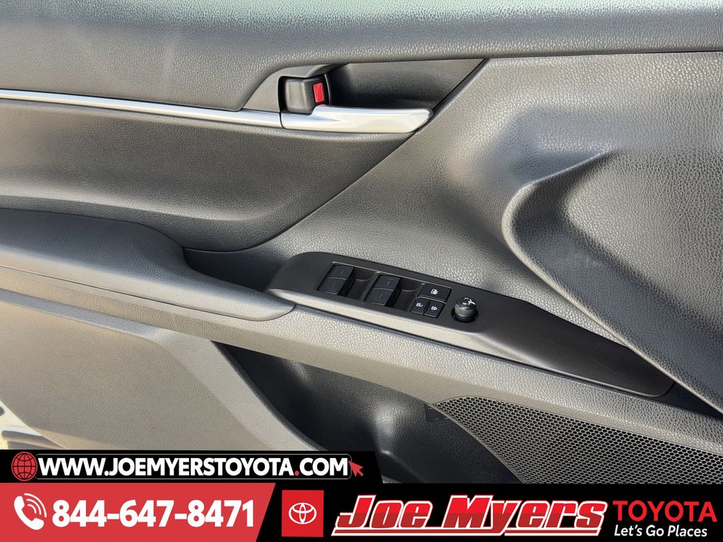 Used 2023 Ice Cap Toyota SE image 25