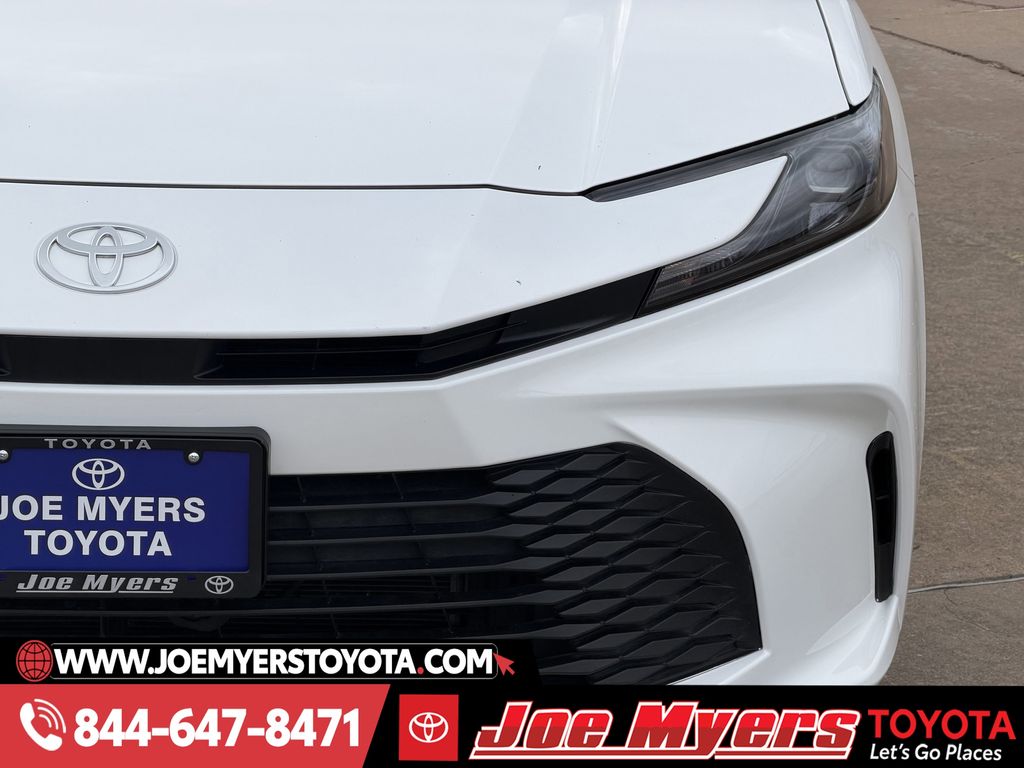 Used 2025 White Toyota LE image 4