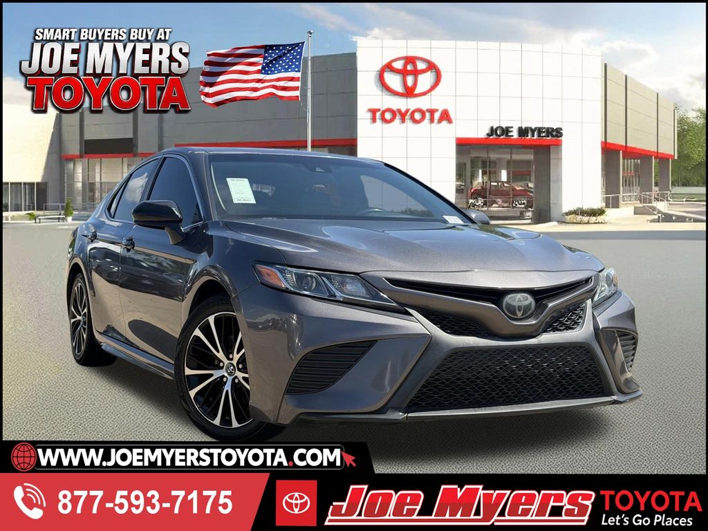 2020 Toyota Camry 2.5 Auto SE's photo