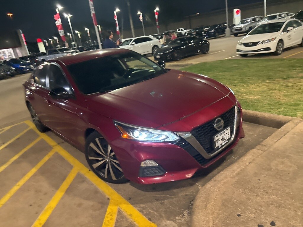 2020 Nissan Altima 2.5 SR photo 2