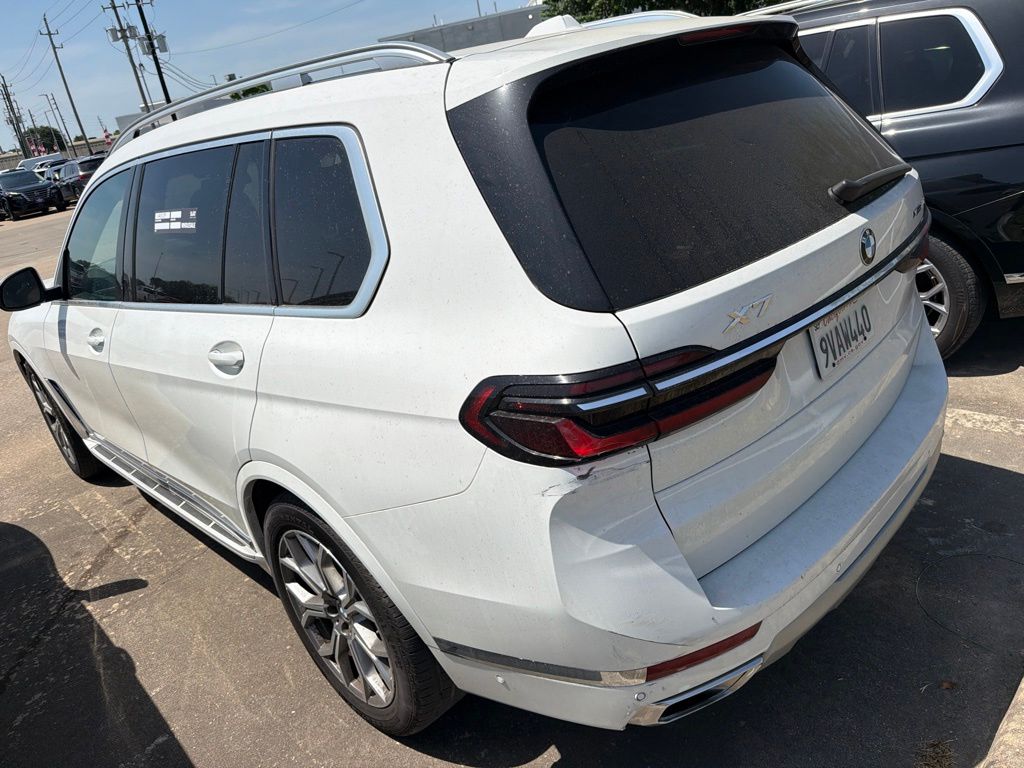 Used 2026 Alpine White BMW xDrive40i image 4