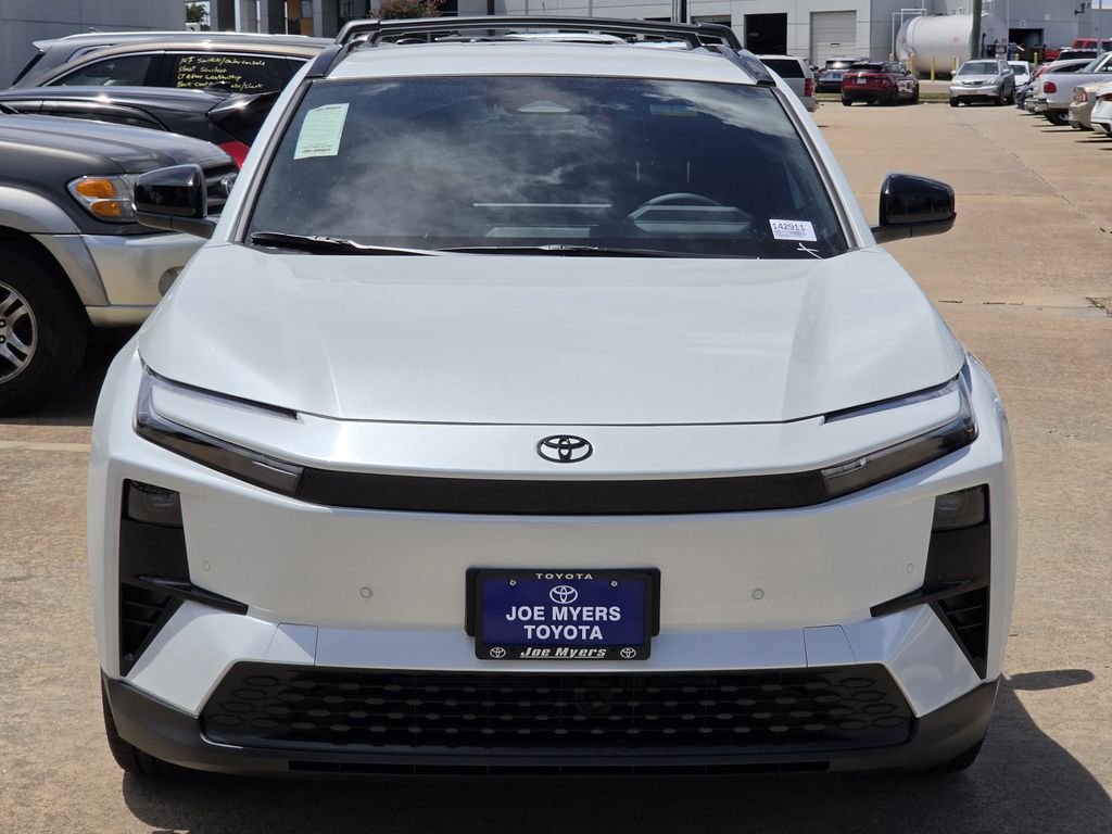 New 2026 Wind Chill Pearl Toyota SE image 3