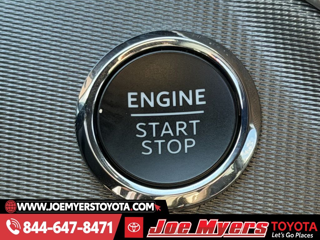 Used 2025 Gray Metallic Ford ST-Line image 22