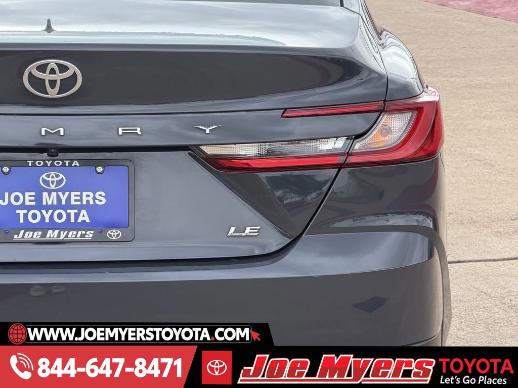 Used 2025 Underground Toyota LE image 9