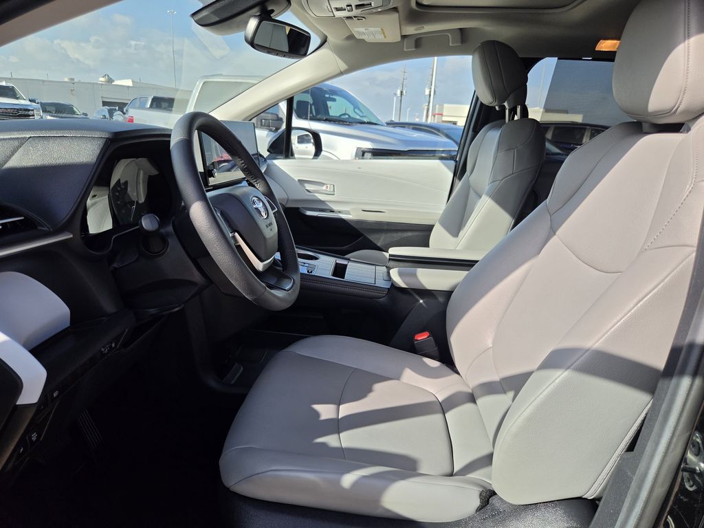 Used 2026 Midnight Black Metallic Toyota XLE image 27