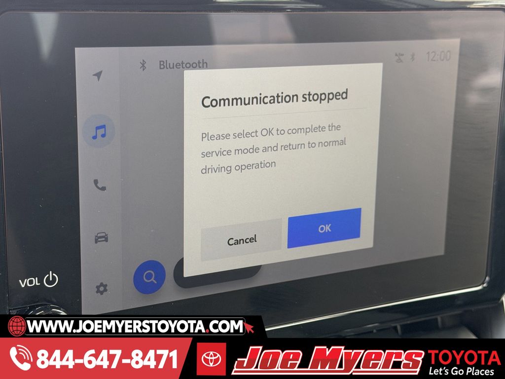 Used 2025 Ice Cap Toyota LE image 18