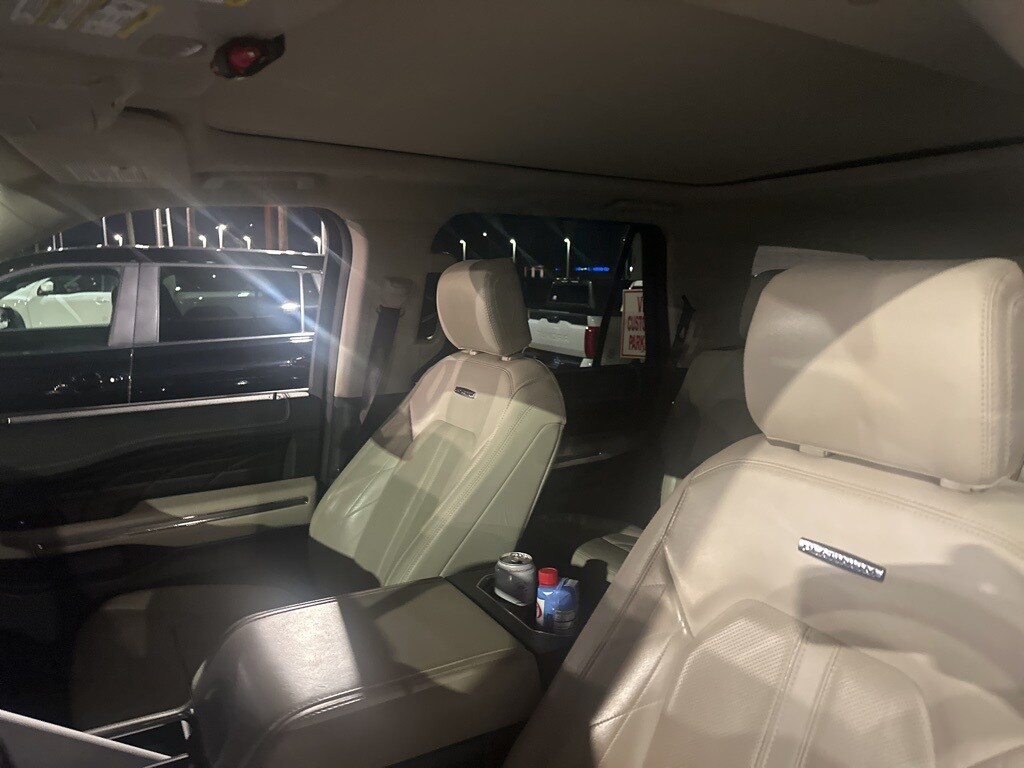 2019 Ford Expedition Platinum photo 2