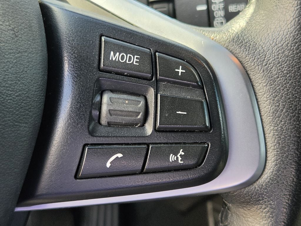 Used 2022 Jet Black BMW sDrive28i image 22