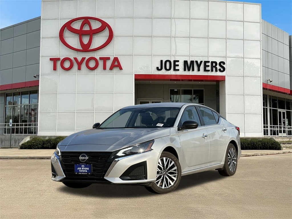 Used 2024 Nissan Altima SV with VIN 1N4BL4DW4RN358651 for sale in Houston, TX