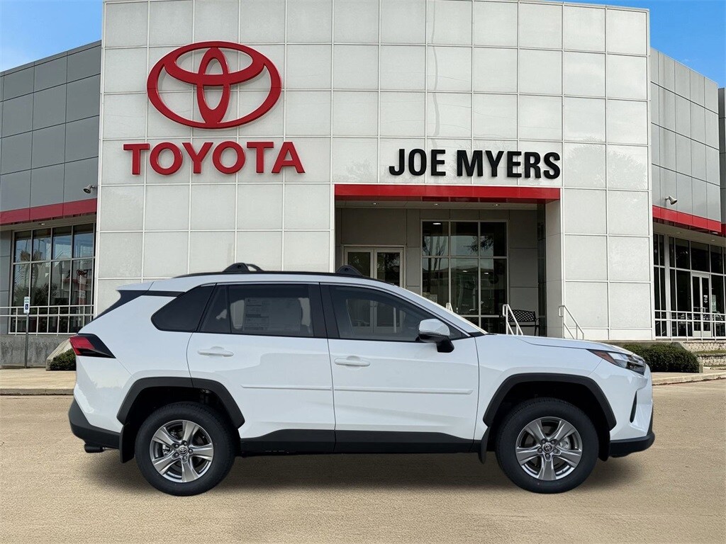 New 2025 Toyota RAV4 XLE SUV