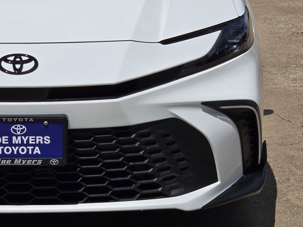 New 2026 Ice Cap Toyota SE image 4