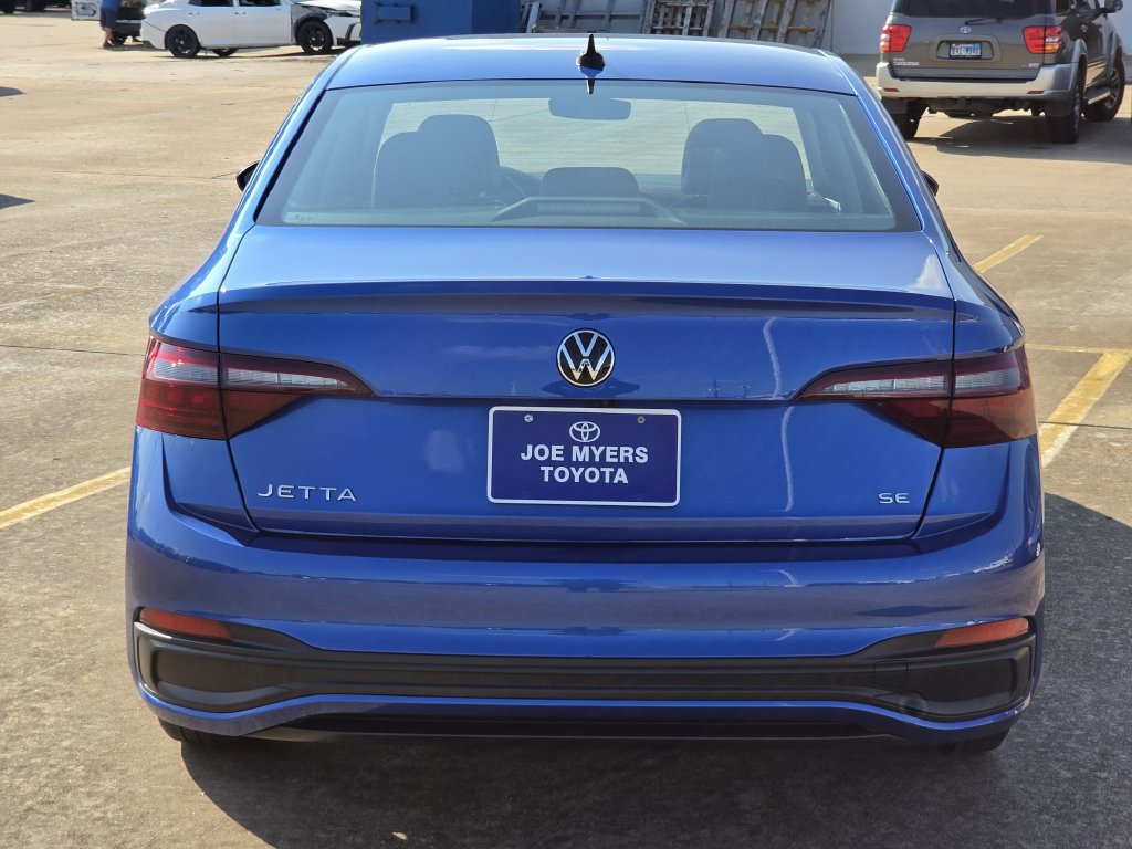 Used 2024 Blue Volkswagen 1.5T SE image 8