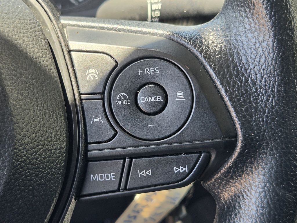 Used 2025 Ice Toyota LE image 22