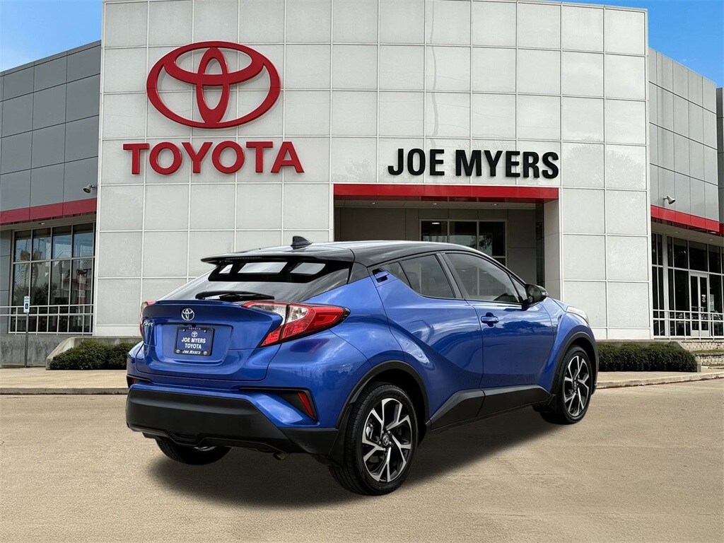 2020 Toyota C-HR XLE photo 4