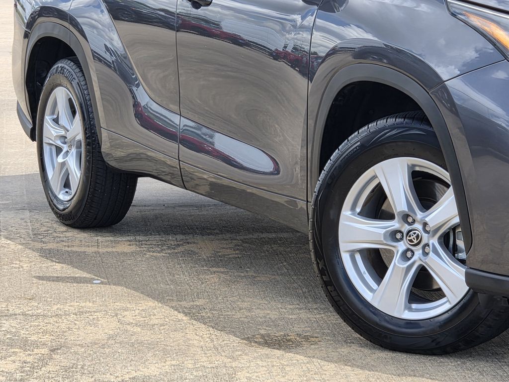 Used 2025 Magnetic Gray Metallic Toyota LE image 12