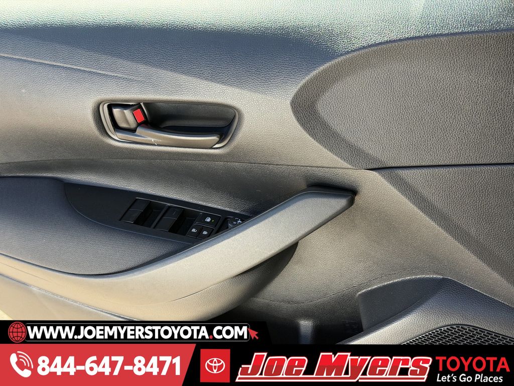 Used 2025 Ice Cap Toyota LE image 25