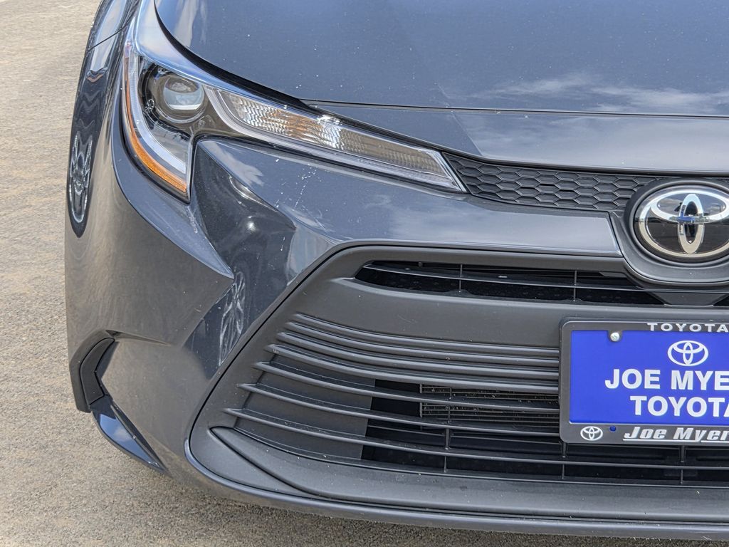 Used 2025 Underground Toyota LE image 5