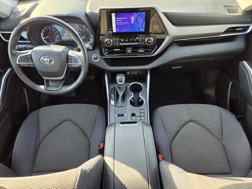 Used 2025 Midnight Black Metallic Toyota LE image 13