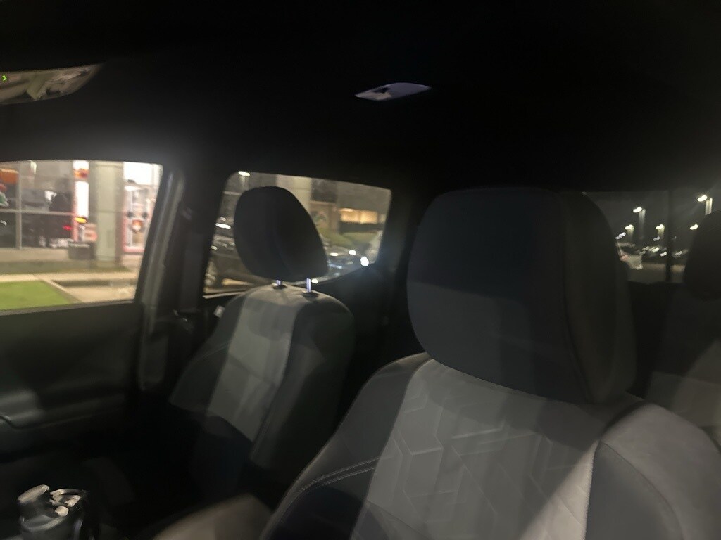 2023 Toyota Tacoma TRD Off-Road photo 2