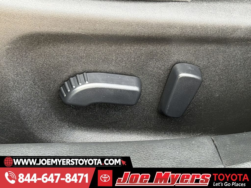 Used 2025 Super Black Clearcoat Nissan 2.5 SR image 28