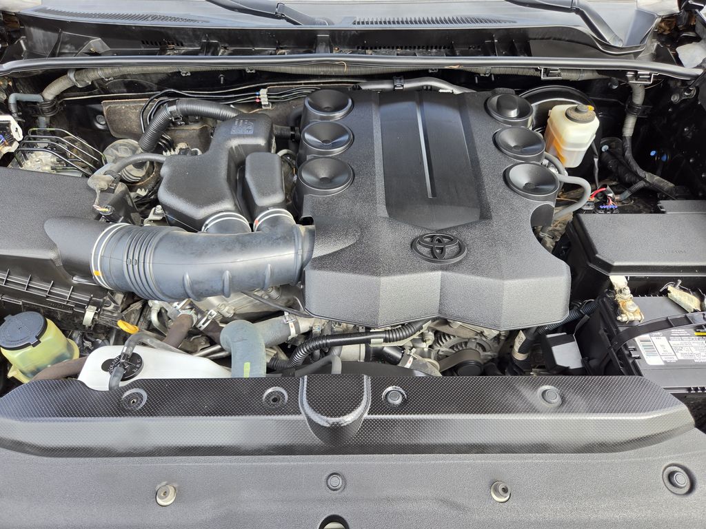 Used 2016 Midnight Black Metallic Toyota SR5 Premium image 30