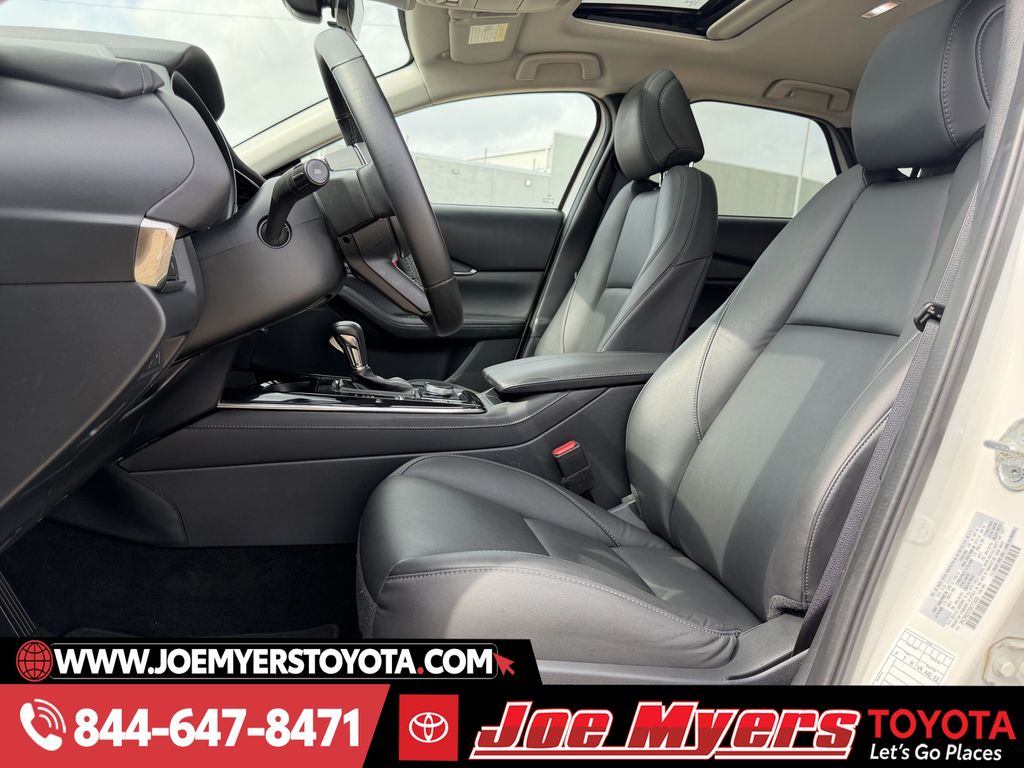 Used 2025 Snowflake White Pearl Mica Mazda 2.5 S Preferred Package image 28