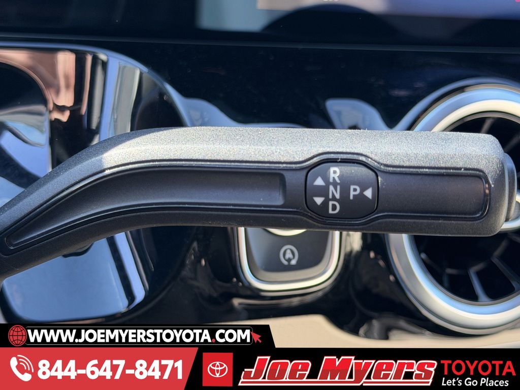 Used 2025 White Mercedes-Benz GLA 250 image 21