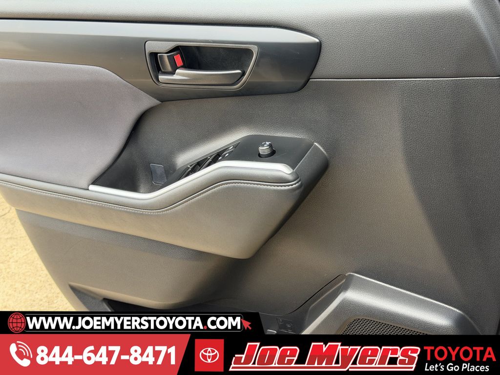 Used 2025 Blueprint Toyota LE image 26