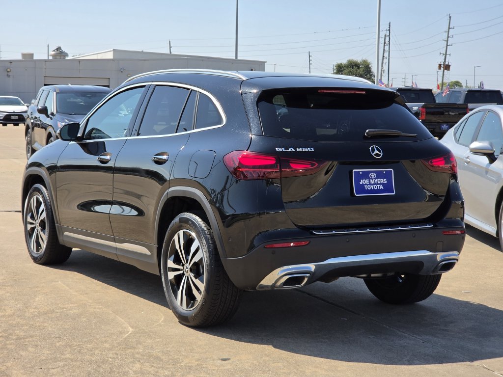 Used 2025 Black Mercedes-Benz GLA 250 image 7