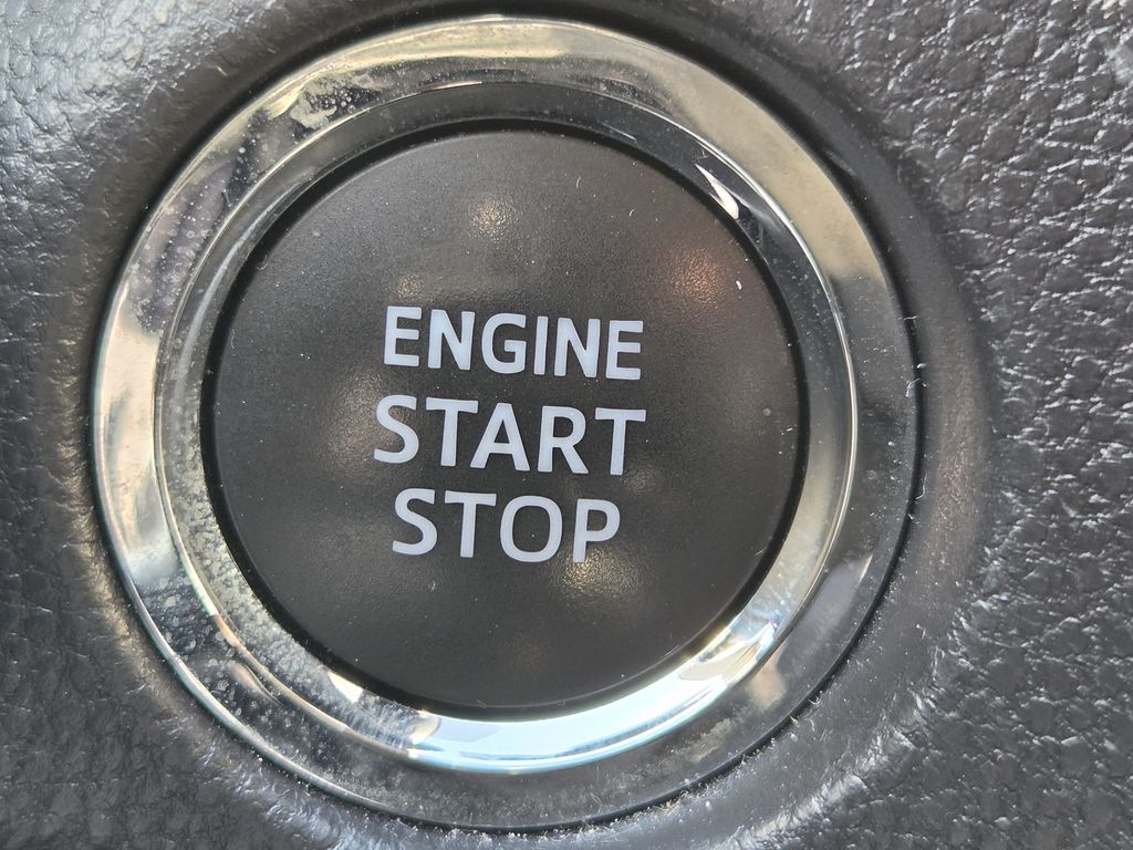 Used 2025 Ice Toyota XLE image 22
