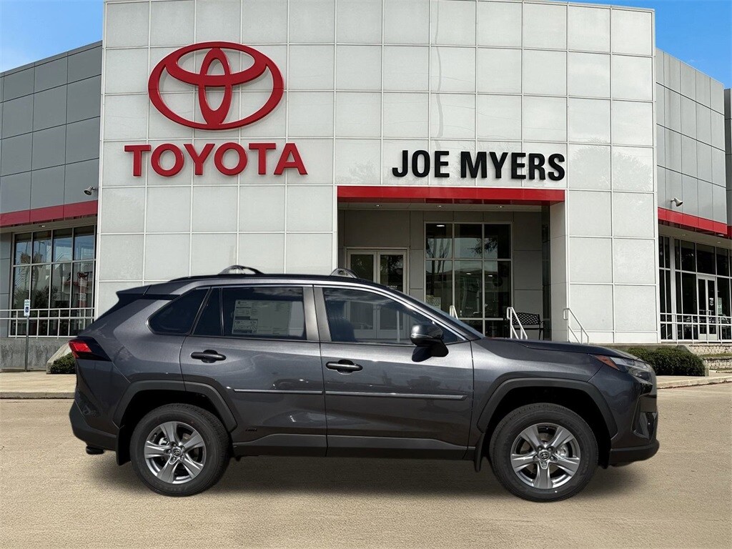 2025 Toyota RAV4 Hybrid XLE photo 2