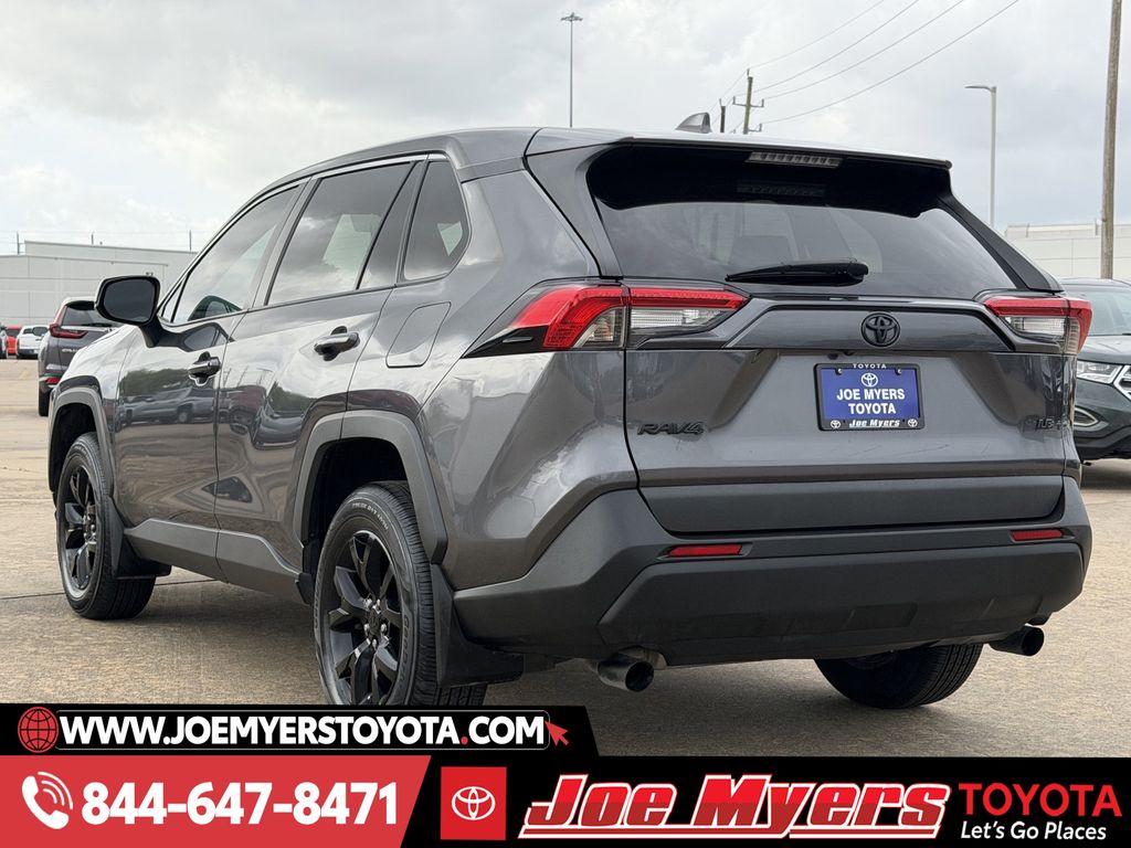 Used 2022 Magnetic Gray Metallic Toyota LE image 7