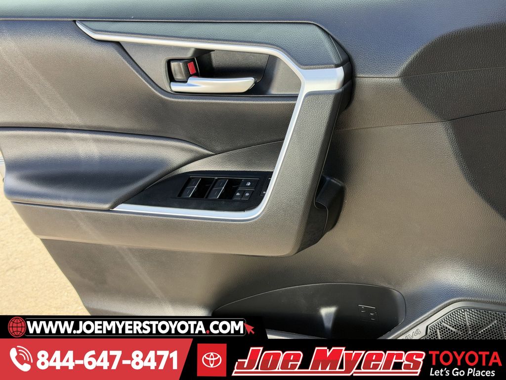 Used 2025 Silver Sky Metallic Toyota XLE image 26