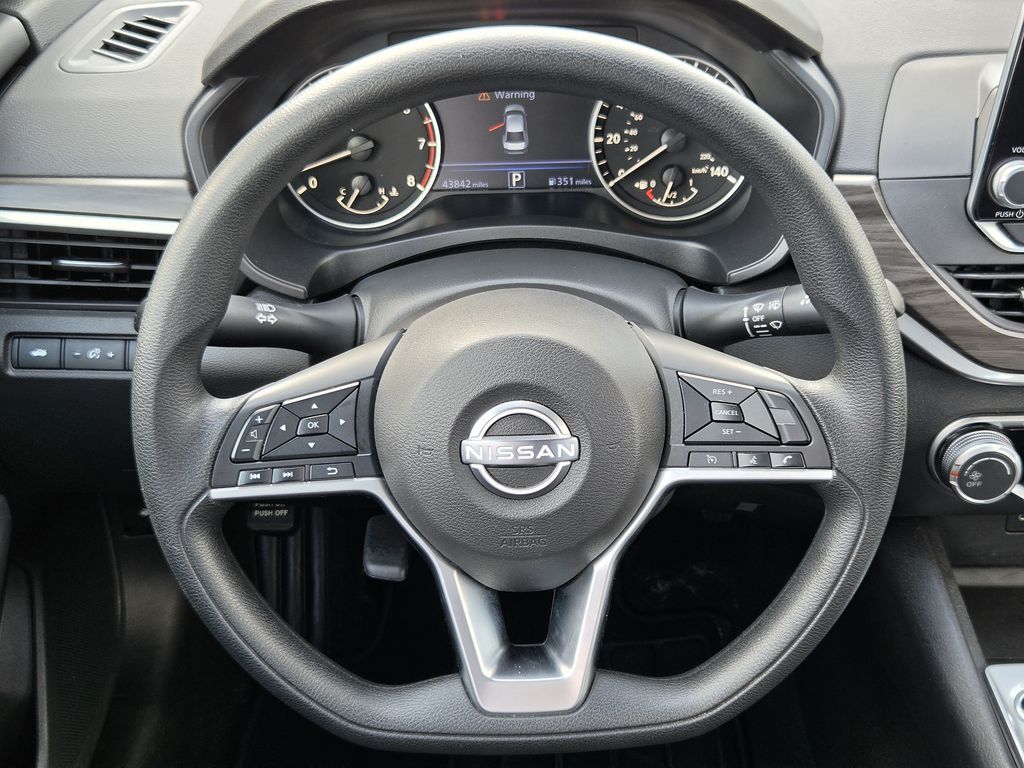 Used 2025 Garnet Pearl Metallic Nissan 2.5 SV image 14