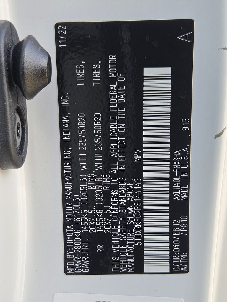 Used 2023 Ice Toyota XSE image 33