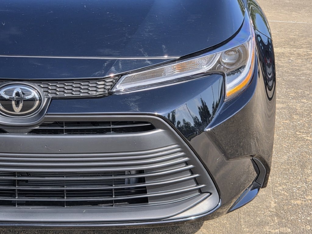 Used 2026 Midnight Black Metallic Toyota LE image 4