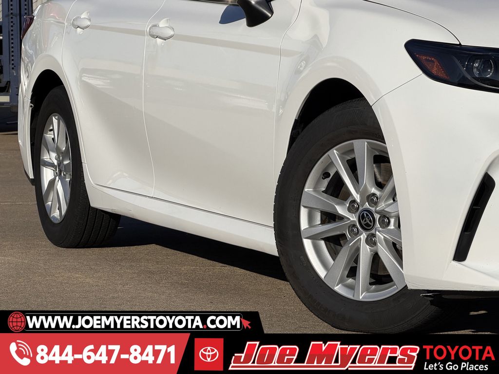 Used 2025 Ice Cap Toyota LE image 12