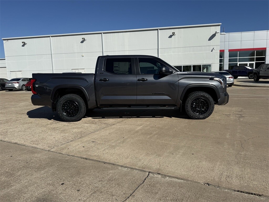 2026 Toyota Tundra SR5 CrewMax photo 3