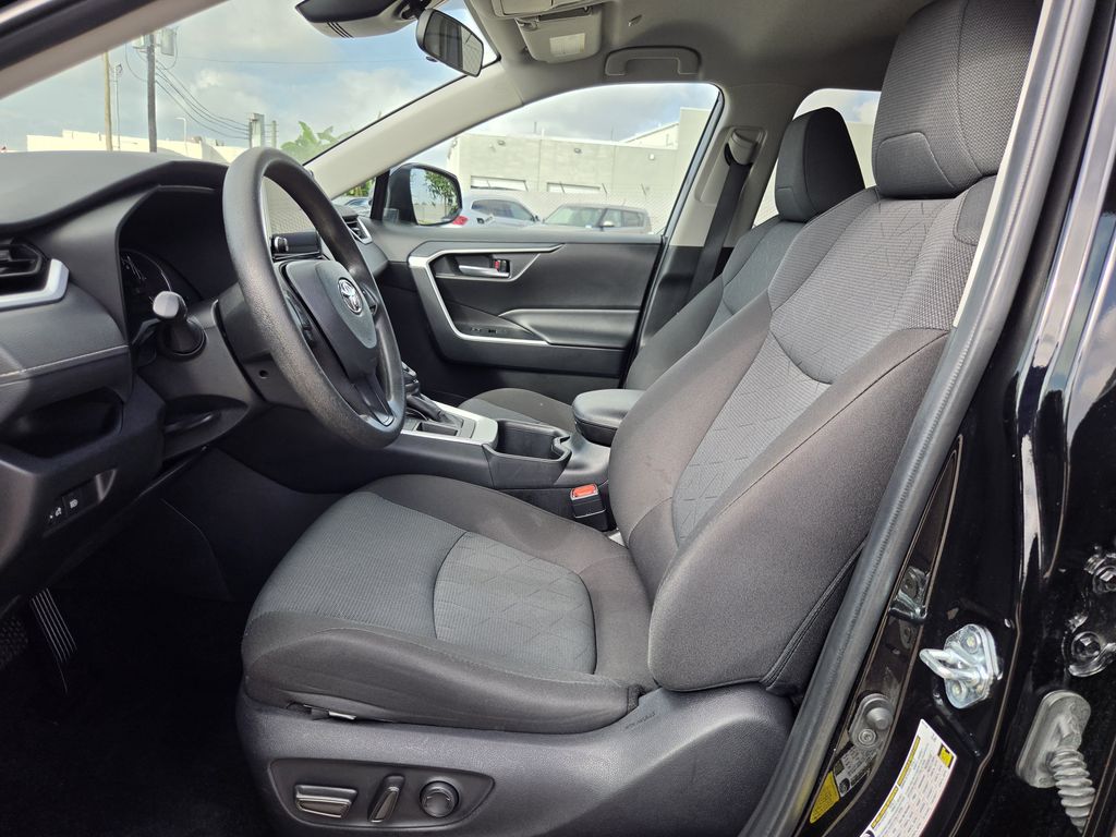 Used 2025 Midnight Black Metallic Toyota XLE image 27