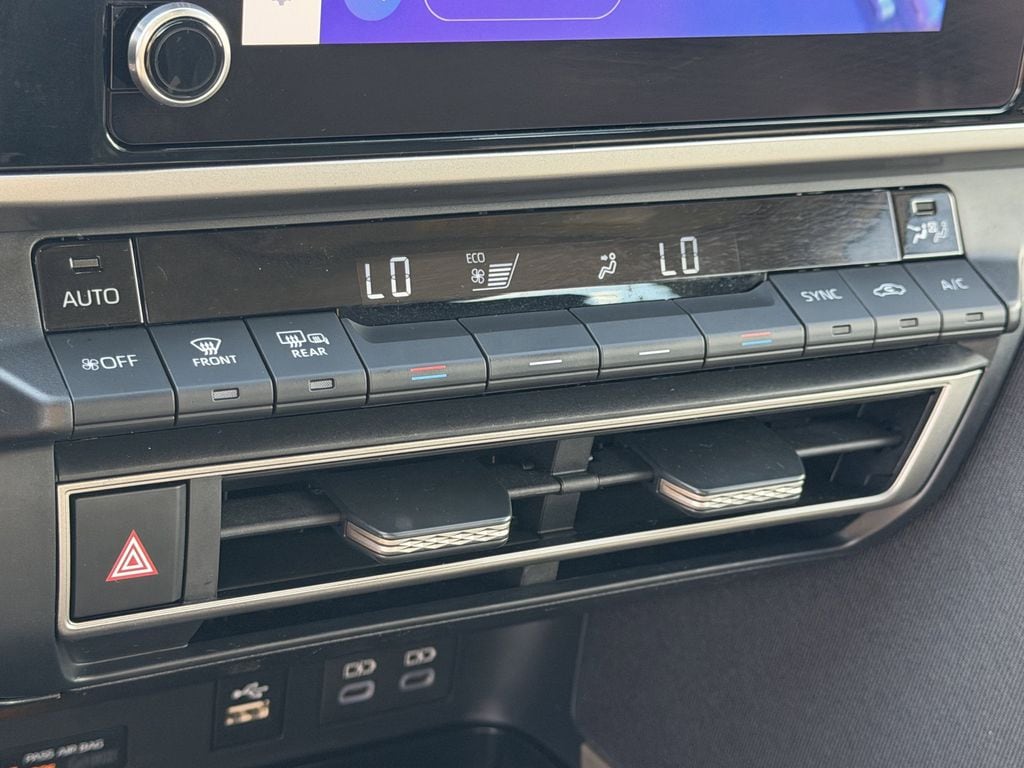 2025 Toyota Camry LE - Photo 20