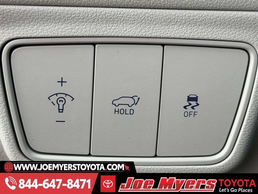 Used 2024 Black Pearl Hyundai SEL image 25