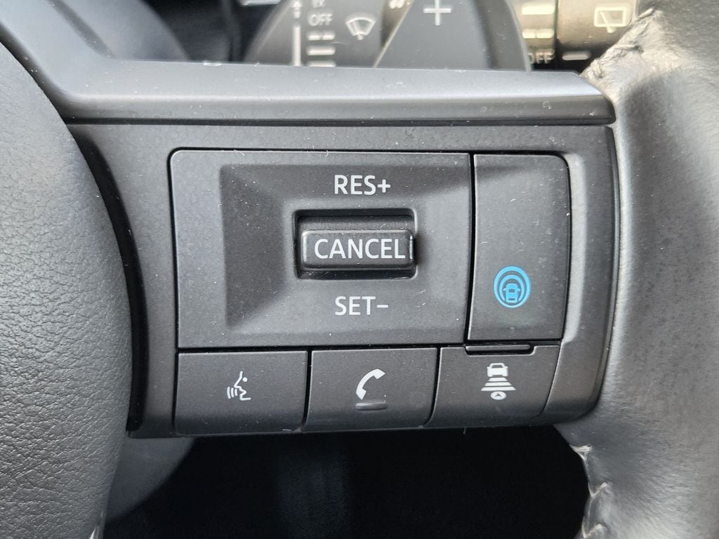 Used 2025 Glacier White Nissan SV image 22
