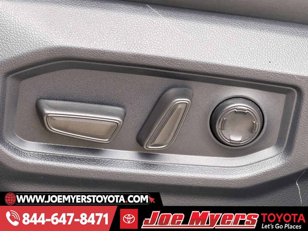 Used 2024 Ice Cap Toyota Platinum image 28