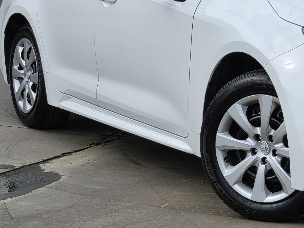 Used 2026 Ice Toyota LE image 12