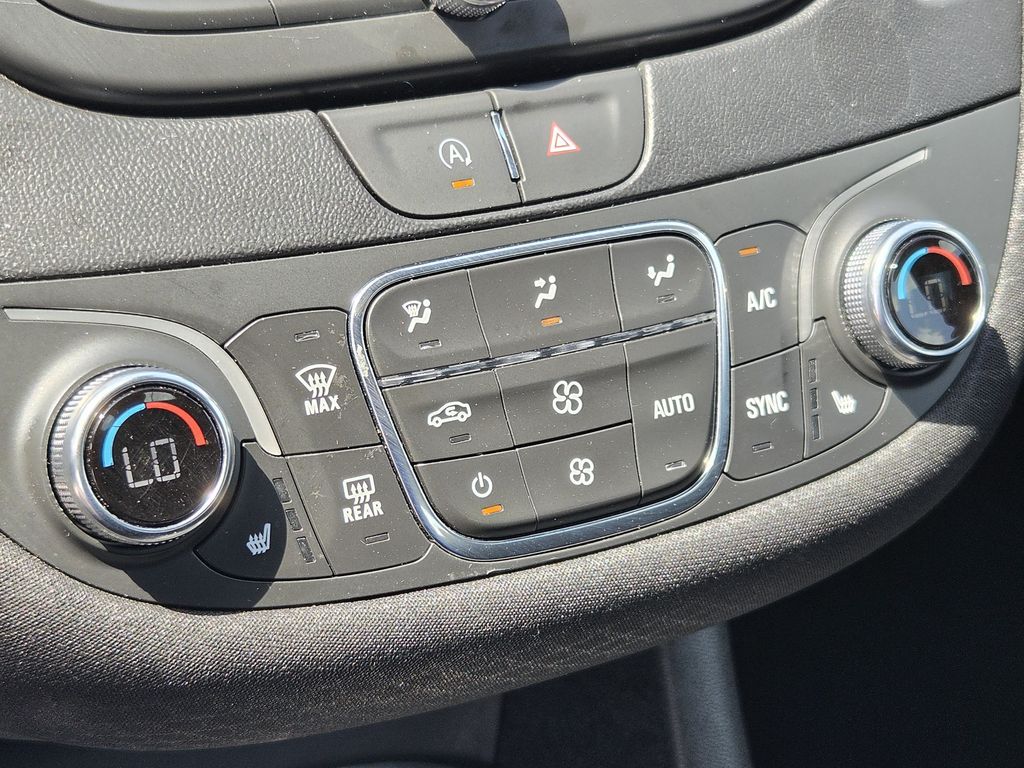 Used 2025 Summit White Chevrolet LT image 19